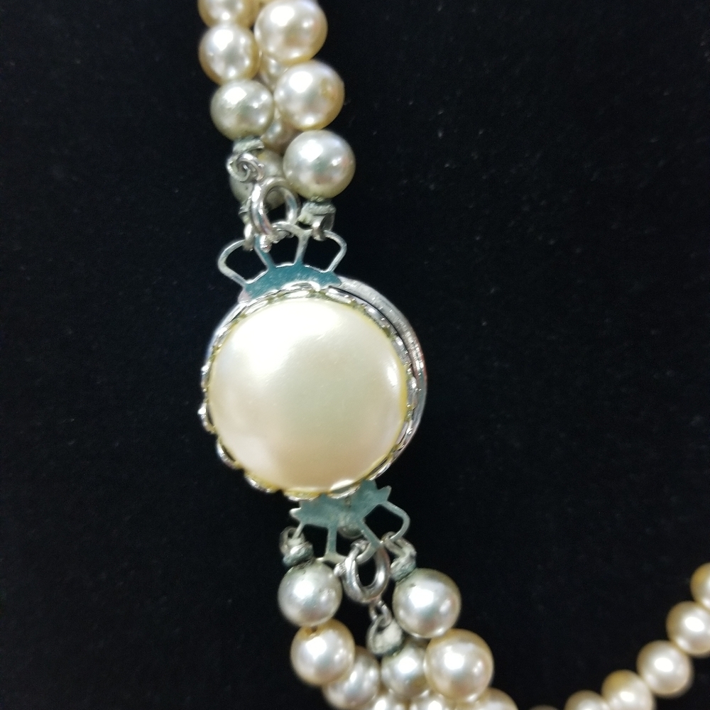 Vintage Sarah Coventry triple strand pearl necklace - Picture 3 of 9